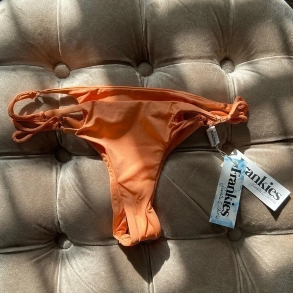 NEW Frankie’s Lala Sunrise‎ Light Orange Cheeky Bikini Size Small